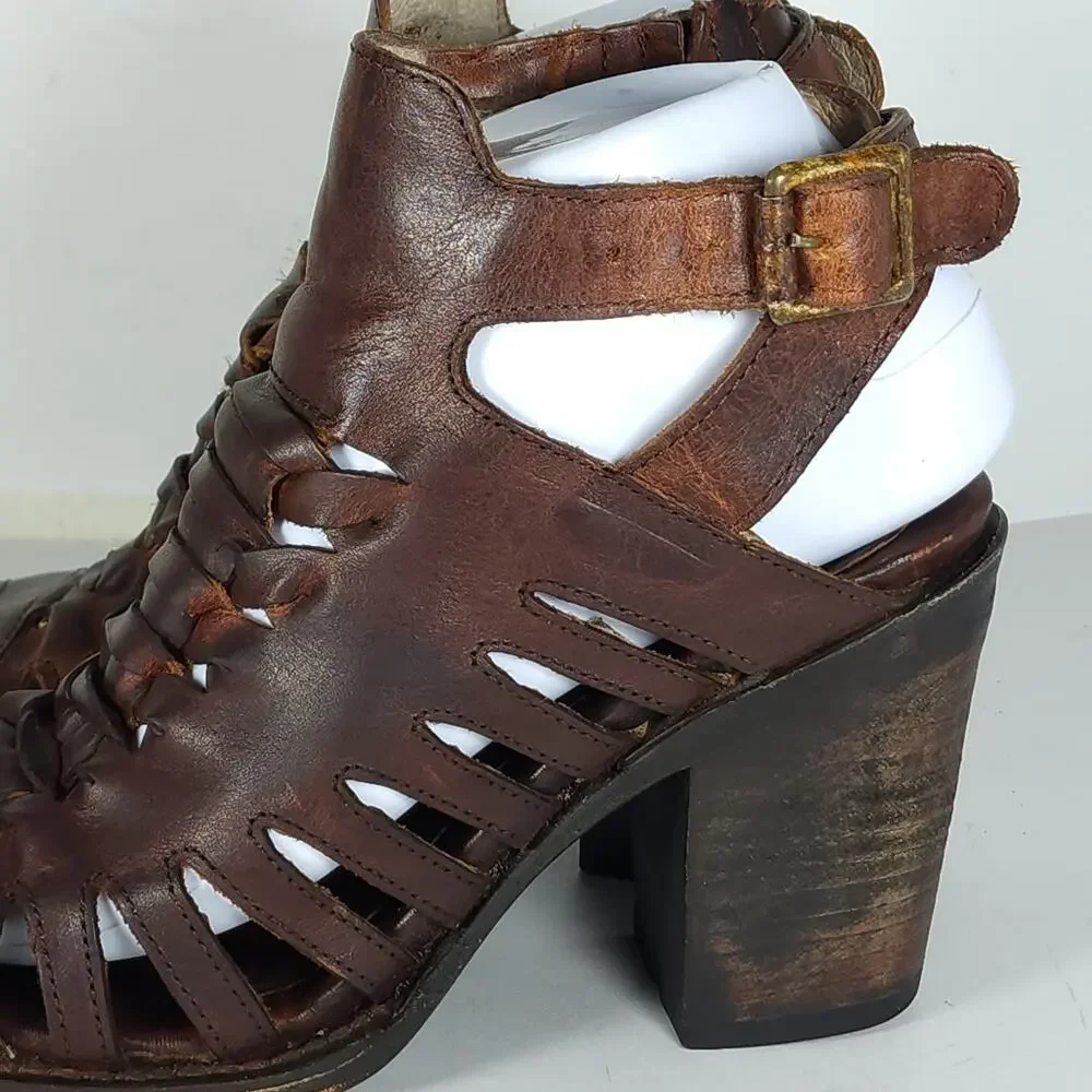 FREEBIRD BY STEVEN Women's Bongo US8 Cognac Distressed Leather Gladiator Sandal